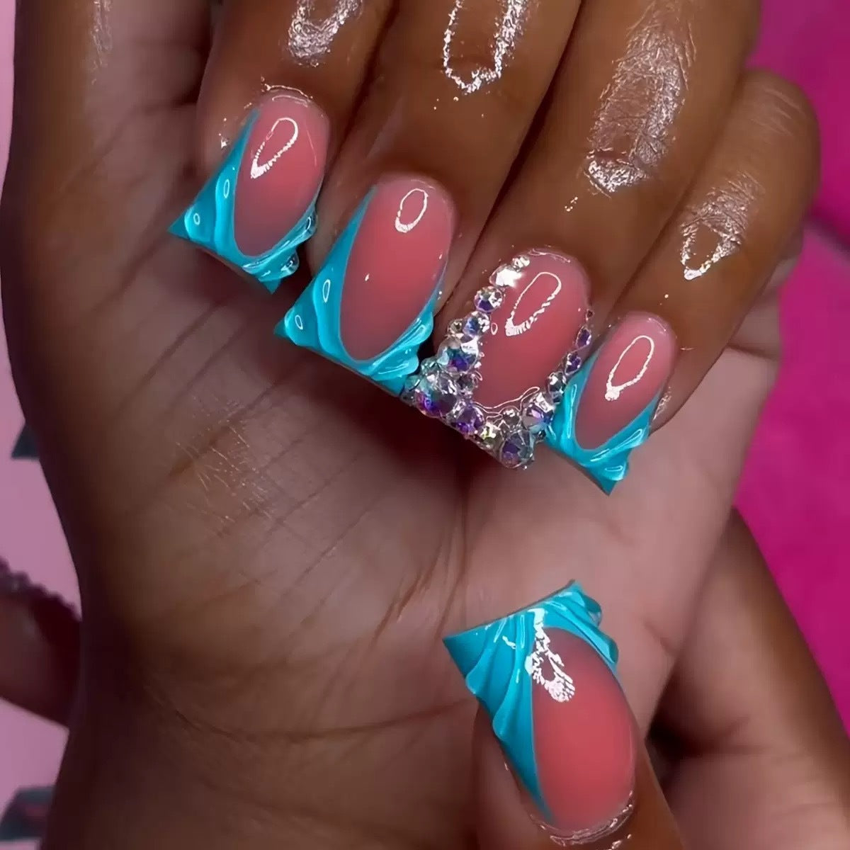 Stylische 3D Nail Art Extensions Brehn