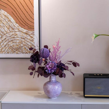 Künstlerische Blumenarrangement