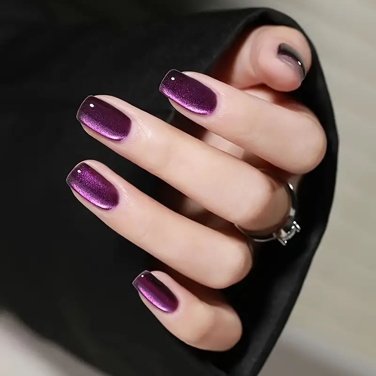 Kunstnägel mit Elegantem Hochglanz-Finish und Besonderer Farbnuance Brehn