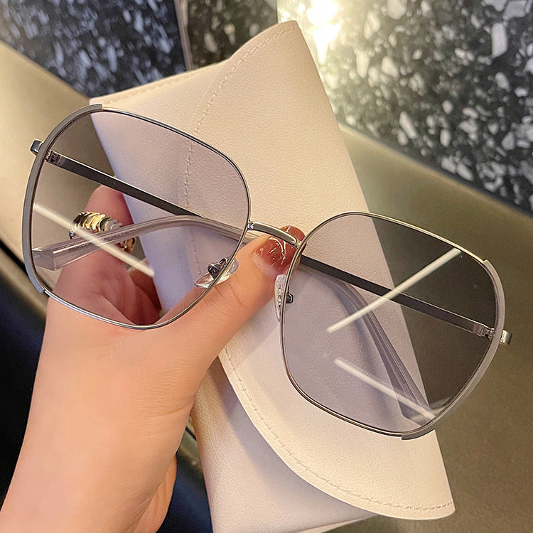 Damen Große quadratische Sonnenbrille mit hochwertigem Metallrahmen Brehn