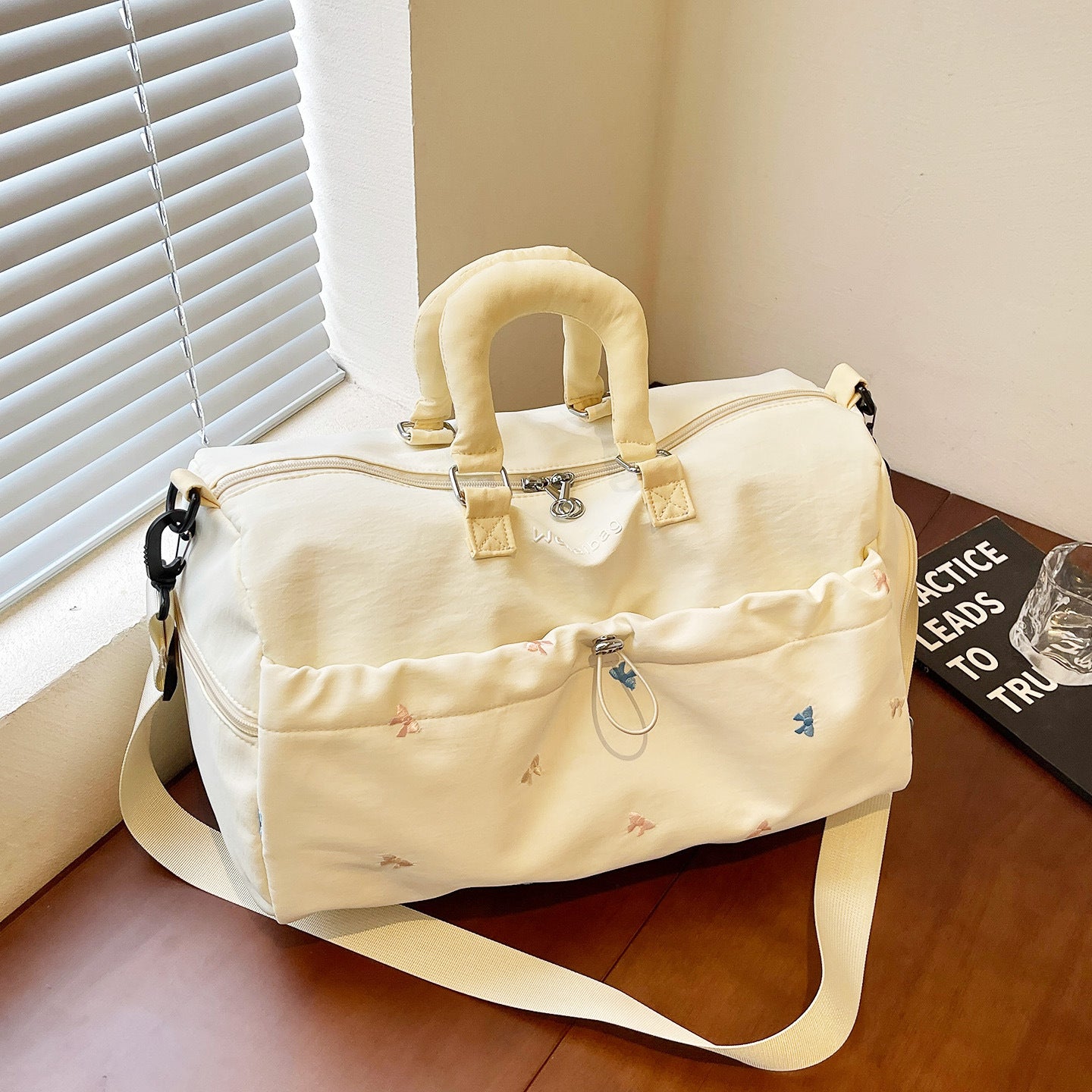 Multifunktionale bestickte Duffel-Tasche Brehn