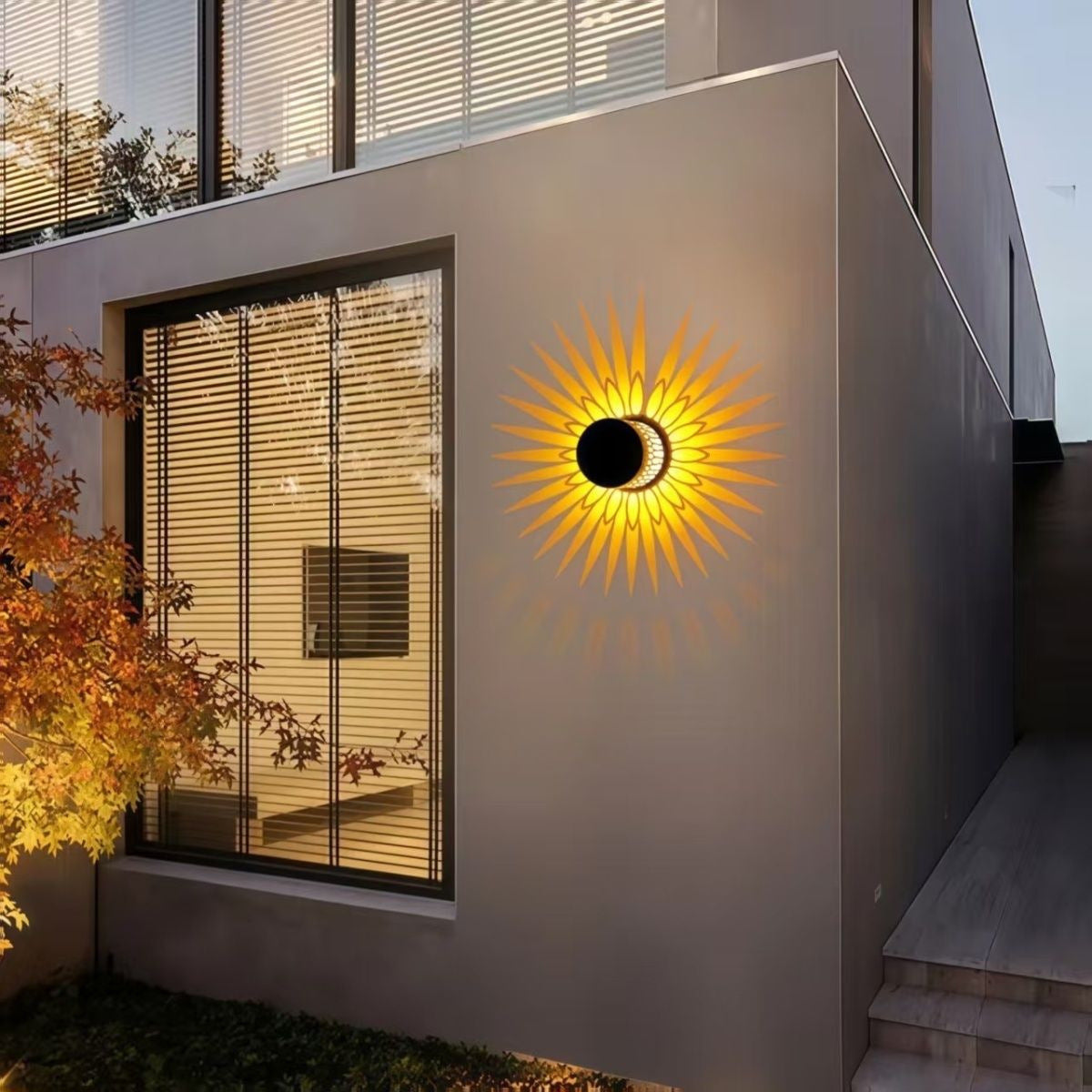 Dekorative Solarbetriebene Metalllaterne Mit Geometrischem Ausschnitt Und Warmem LED Kerzen-Effekt Brehn