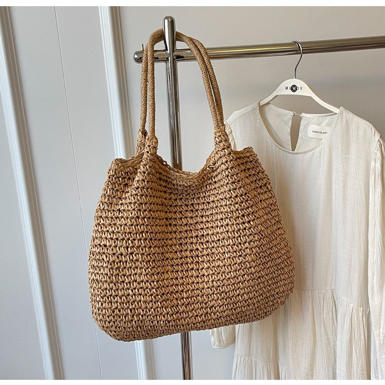 Handtasche Aus Handgewebtem Naturmaterial mit Großzügigem Innenraum Brehn