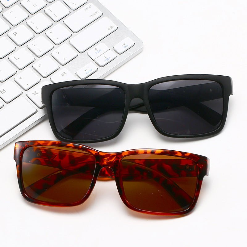 Damen Stylische Sonnenbrille mit markantem Rahmen Brehn