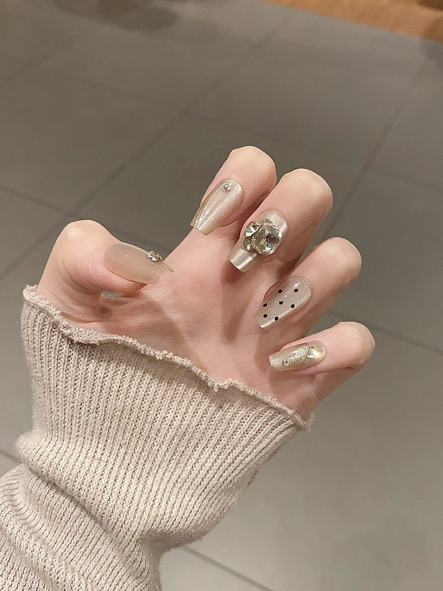 Thematische Nagelkunst Press-On Nägel mit süßen Charakter- und Schleifendesigns Brehn