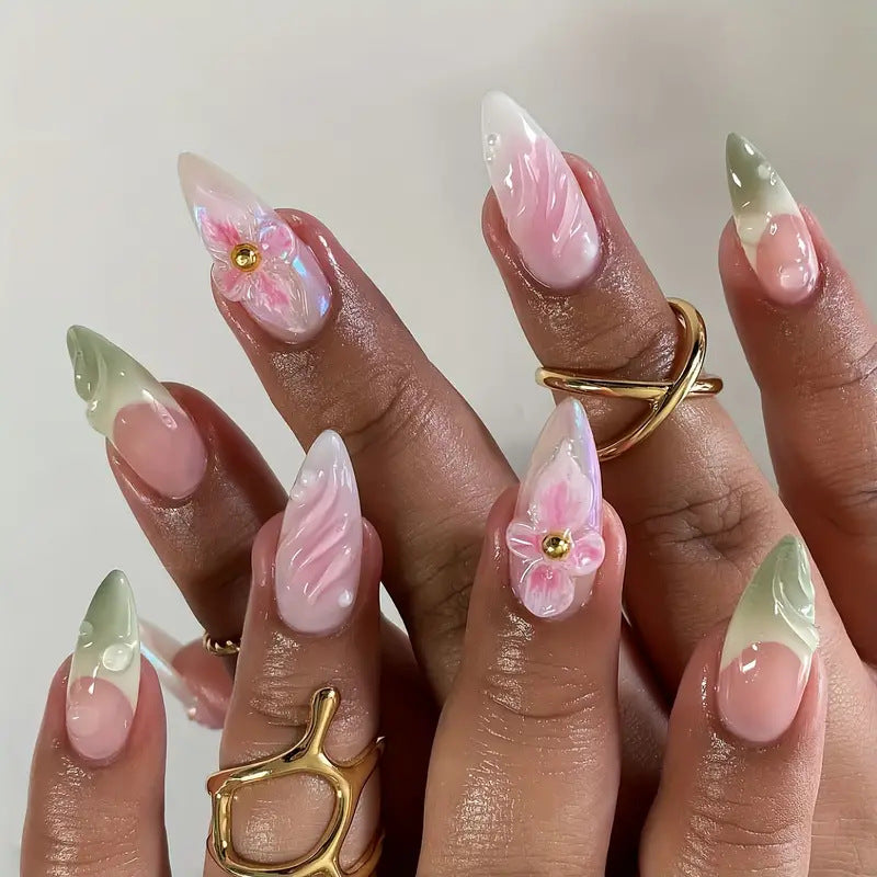 Künstlerische florale 3D Press-On Nagelkunst Brehn