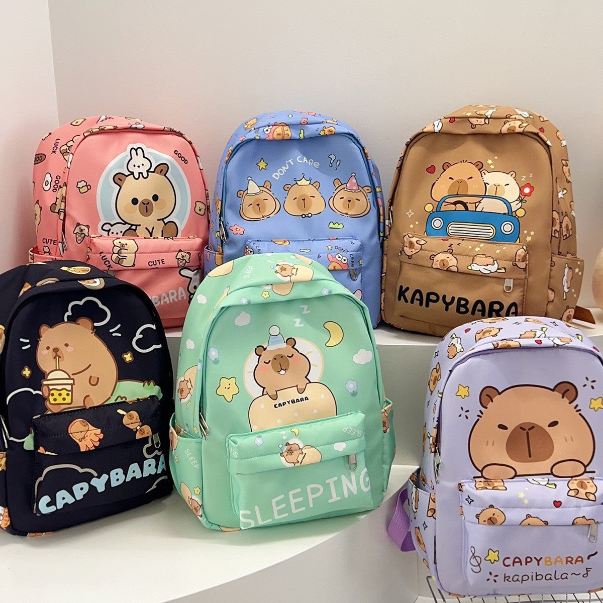 Niedlicher Rucksack im Cartoon-Stil Brehn