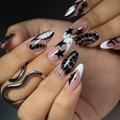 Künstlerisches Nagelkunstset mit einzigartigen Mustern Brehn
