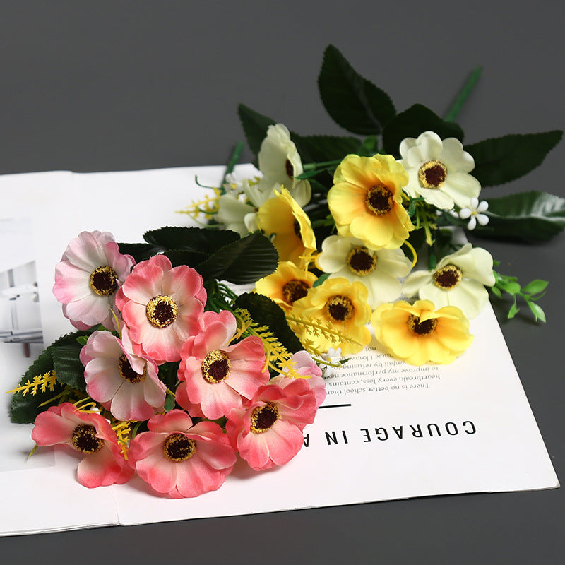 Dekorative Blumenstrauß für die Wohnkultur Anzeige