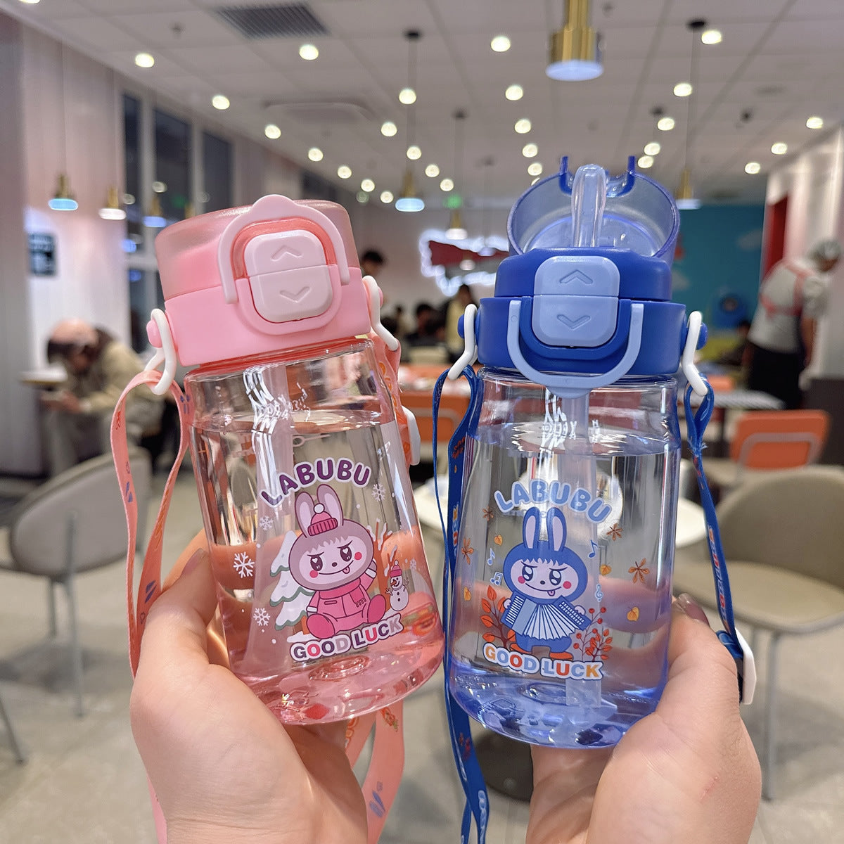 Damen Kindgerechte Wasserflasche mit praktischer Silikonschlaufe Brehn