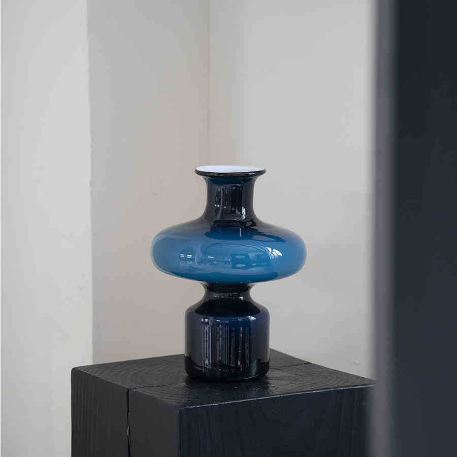 Studio-Blown Mushroom-Profil Kunstglas Akzentvase mit gestapeltem Silhouette Brehn