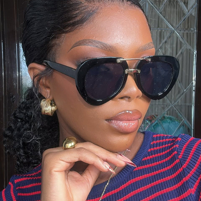 Damen extravagante Sonnenbrille im modernen Herzdesign Brehn