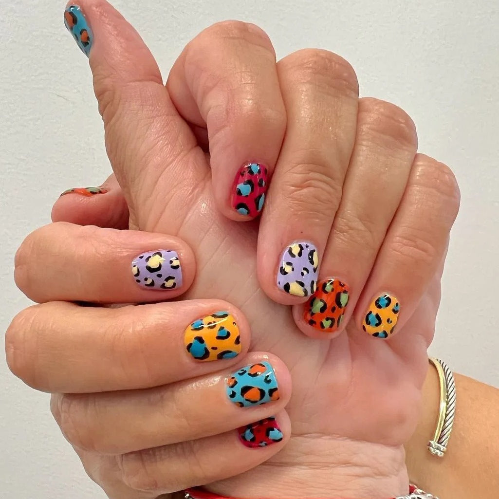 Kunstnagelset mit wildem Leopardenmuster Brehn