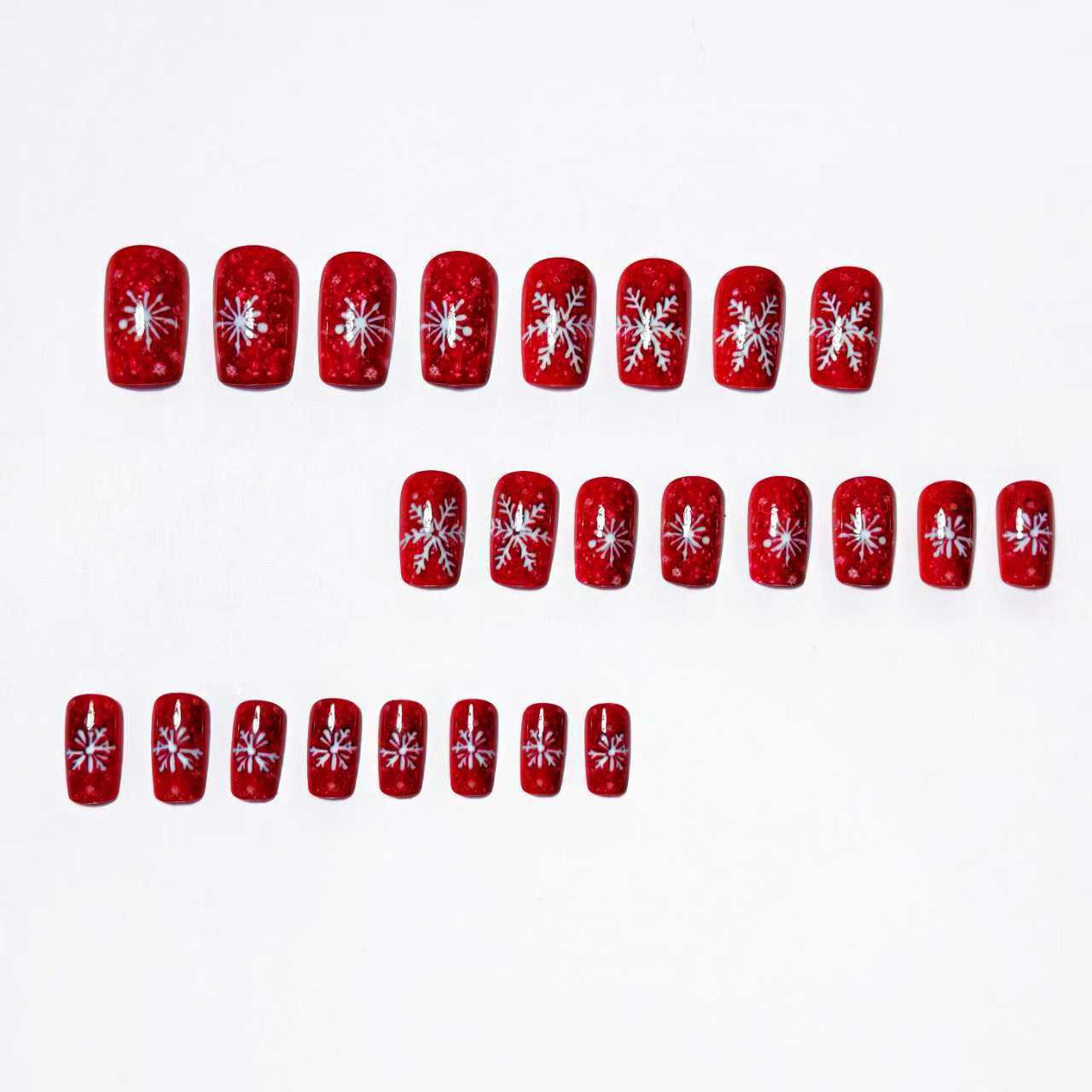 Kreative Nagelkunst mit Festlichem Schneeflocken-Design Brehn
