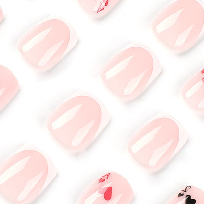Verspielte Nagelkunst im Spielkarten-Design Brehn