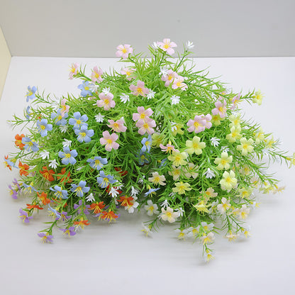 Lebensechter künstlicher Blumenstrauß