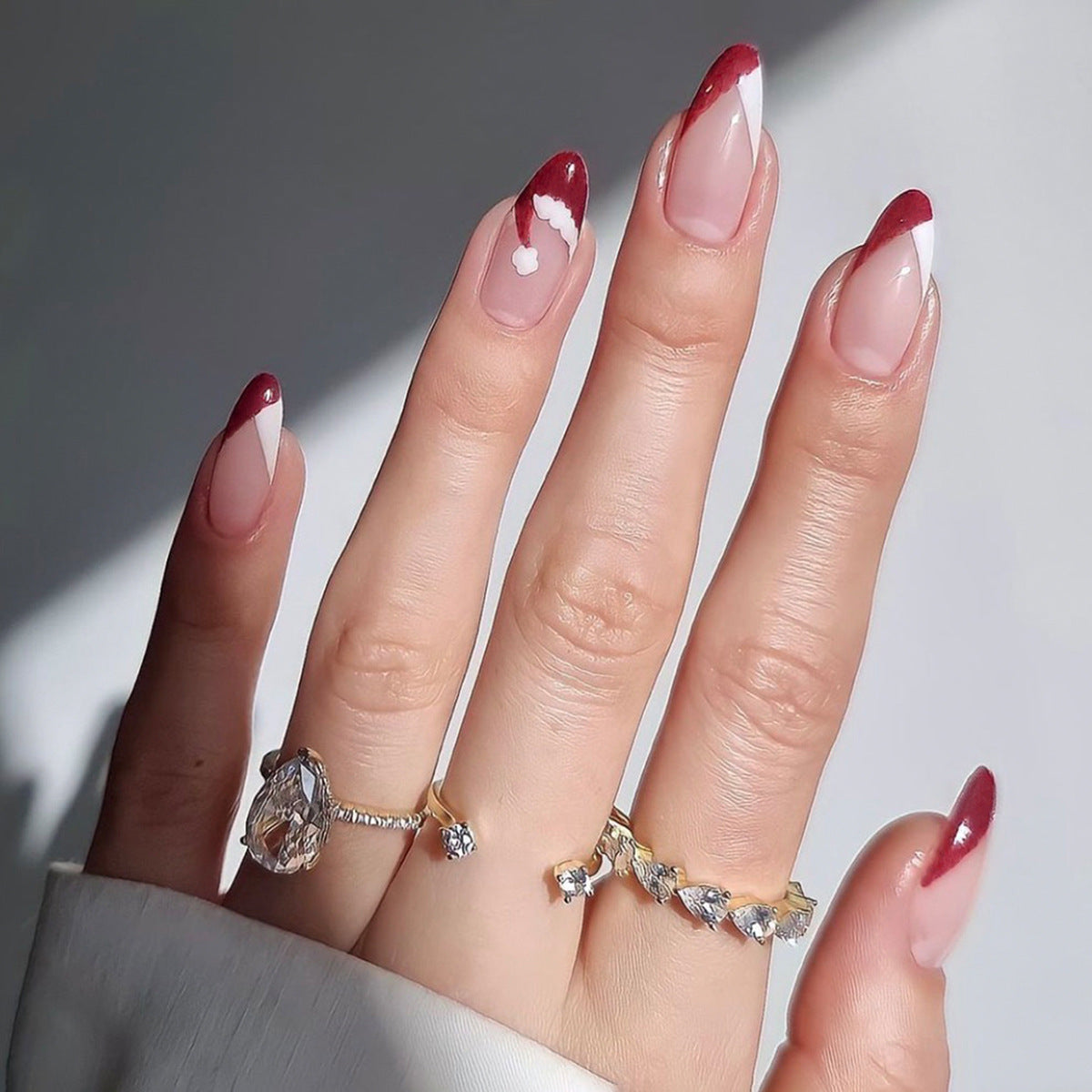 Kunstnagelset mit edlen spitzen Akzenten Brehn