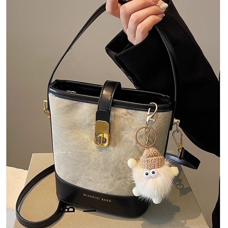 Elegante Strukturierte Eimer Tasche Brehn