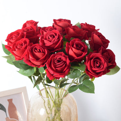 Elegante Seiden schwarze Rosenstiel