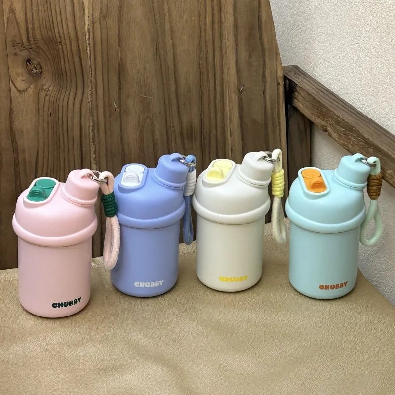 Damen Sportliche Wasserflasche mit praktischem Trageband Brehn