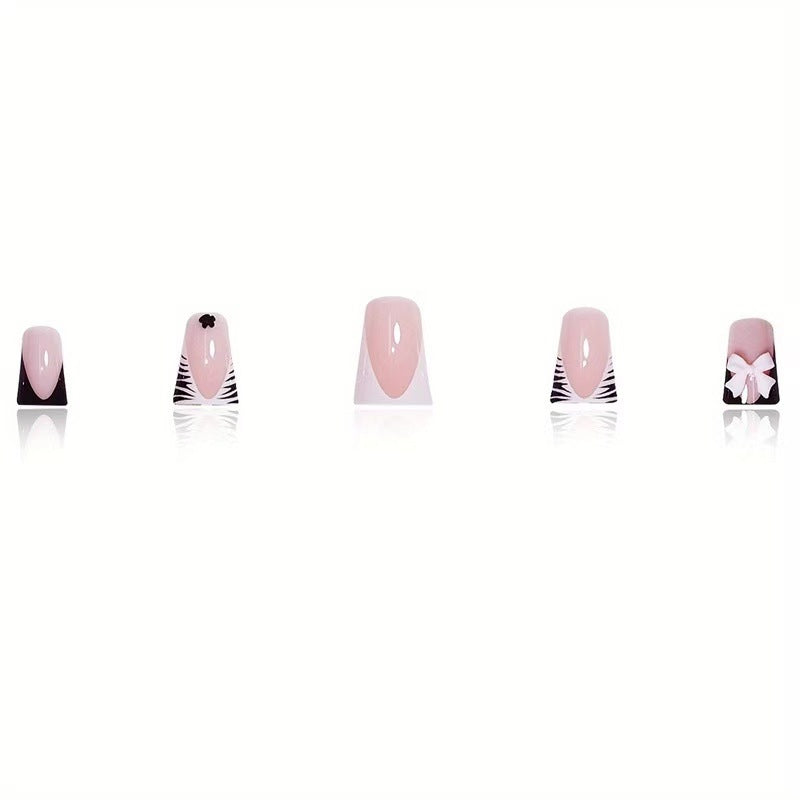 Kreative florale Nagelkunstverlängerungen Brehn