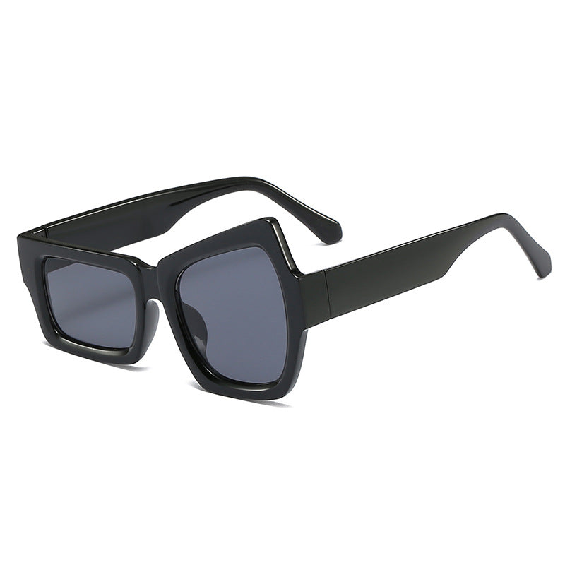 Damen quadratische Sonnenbrille mit modernem, minimalistischem Design Brehn