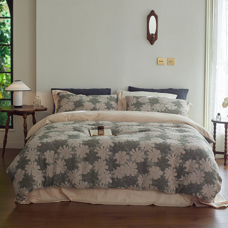 Gepolsterte botanische Baumwoll-Leinen Bettwäsche mit strukturiertem floralen Matelassé und Umschlag-Kissenbezügen