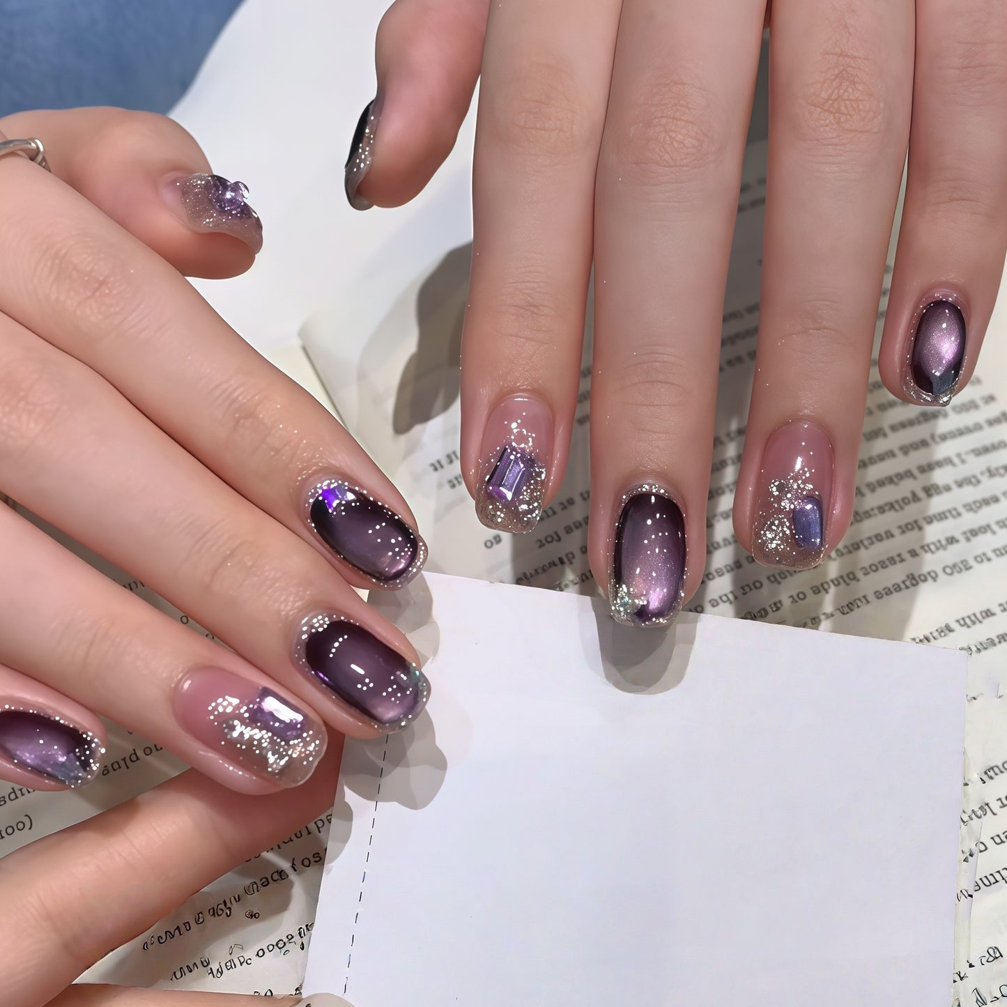 Glamouröse Nagelspitzen mit Ombre-Effekt und Glitzer Brehn