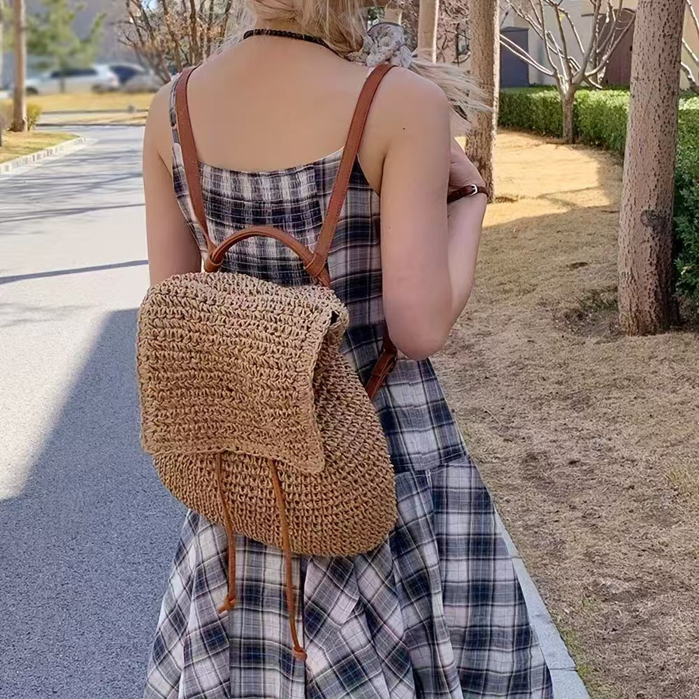 Rucksack mit Handgehäkeltem Design und Robusten Lederträgern Brehn