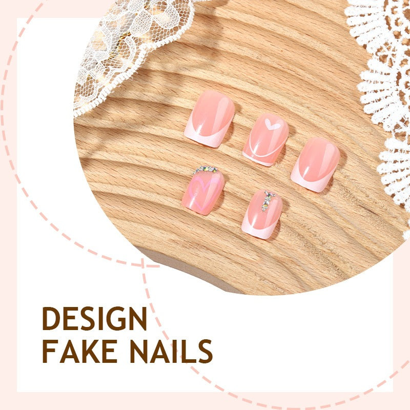 Kunstnagelset mit elegantem Design und funkelnden Akzenten Brehn