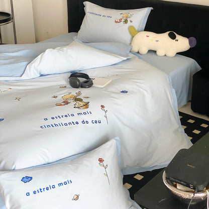 Kinder-Bettwäsche-Set aus Baumwollsatin mit liebevollen Illustrationen und weichen Kissenbezügen