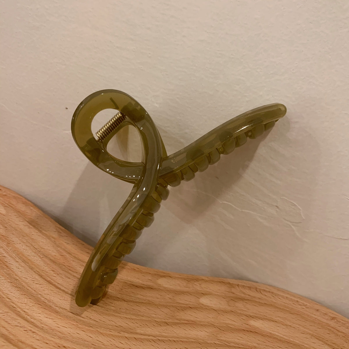 Oversized Wellen-Design Haarkrallenclip Brehn