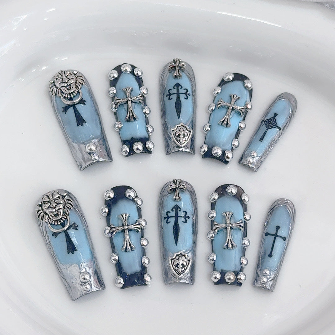 Dekoratives 3D Press-On Nail Set mit Gothic-Elementen