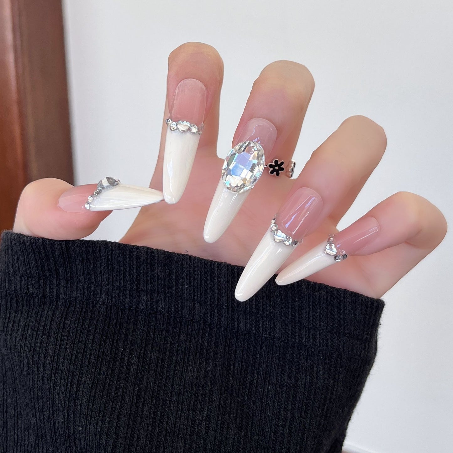 Elegante Stiletto Druck-Nagelkunst Brehn