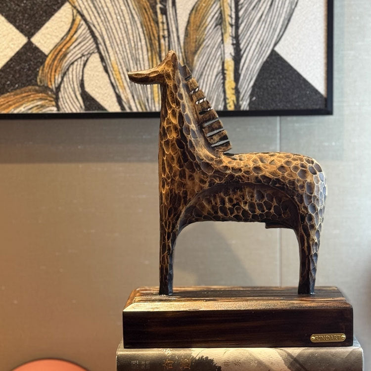 Dekorative Holzskulptur
