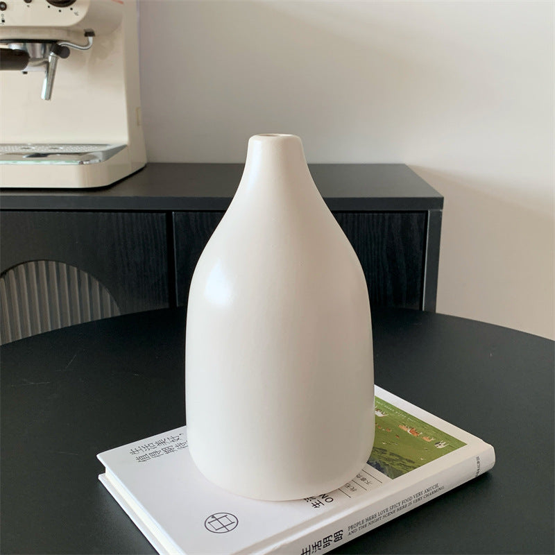 Minimalistische Keramikvase