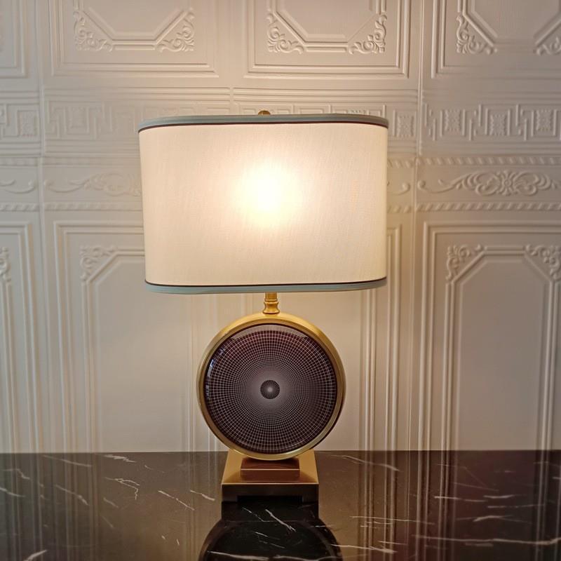 Stilvolle retro-inspirierte Tischlampe