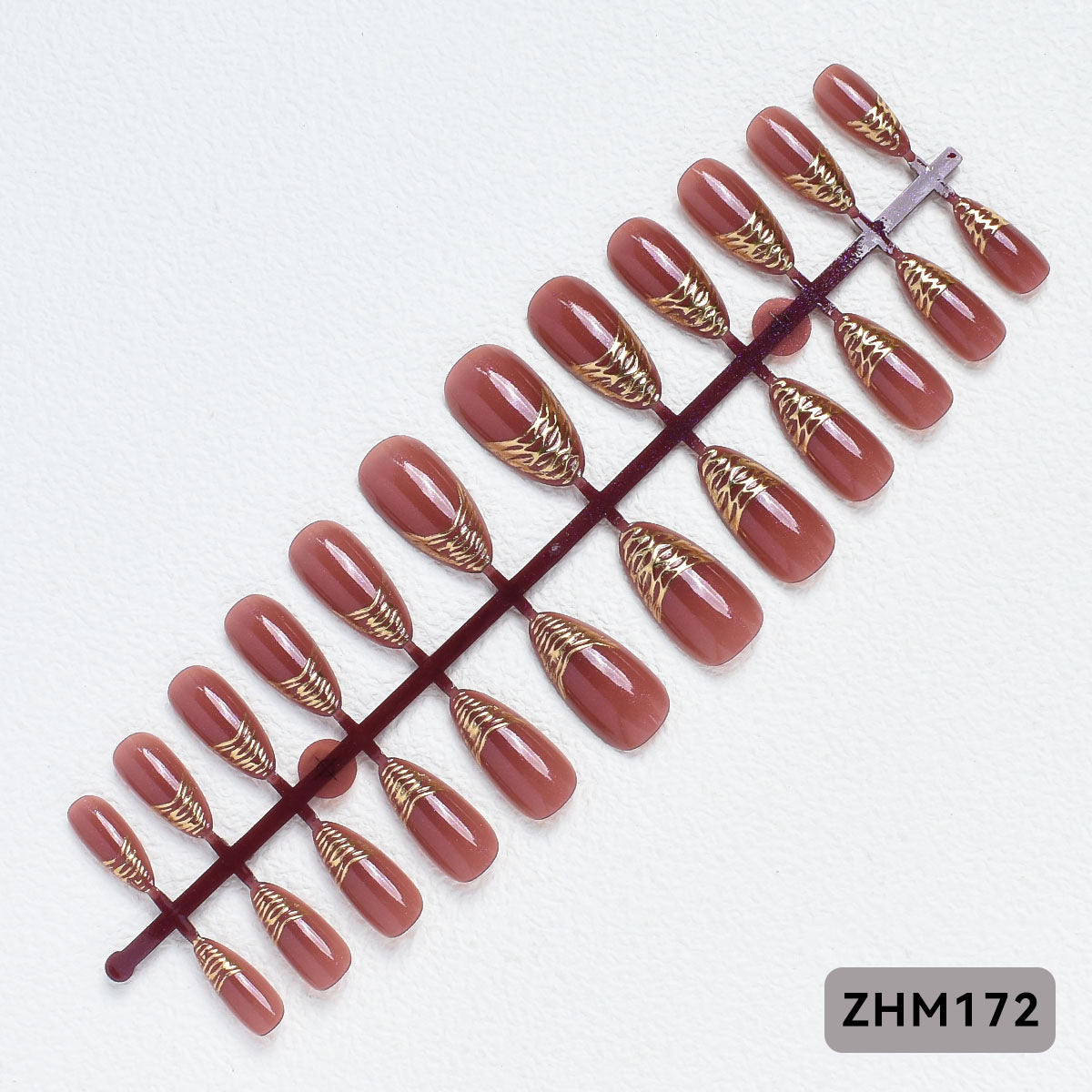 Elegante Press-On Nagelspitzen mit goldenen Details Brehn
