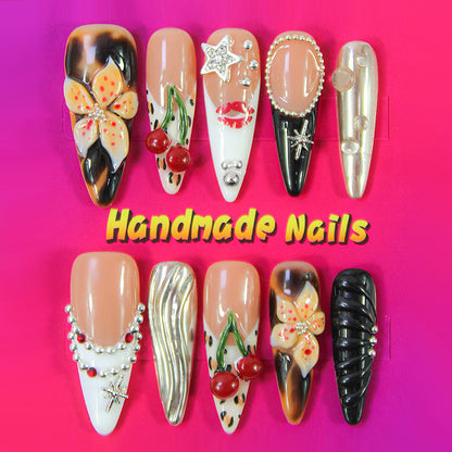 Kunstnägel Set mit eleganten handgefertigten Designs Brehn