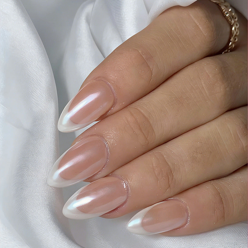 Kunstnagelset mit elegantem, natürlichem Design Brehn