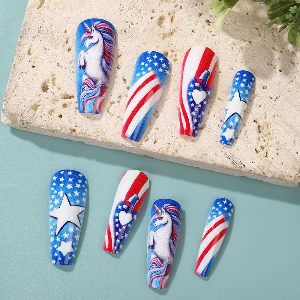 Kreative Kunstnägel mit patriotischen Motiven Brehn