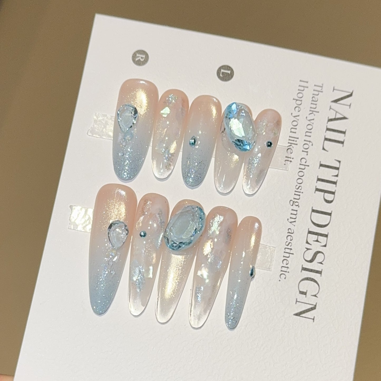 Kunstnägel mit Strass und Glitzereffekten Brehn