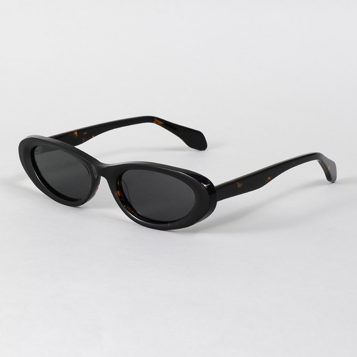 Damen Designer Sonnenbrille im modernen Oval-Design Brehn