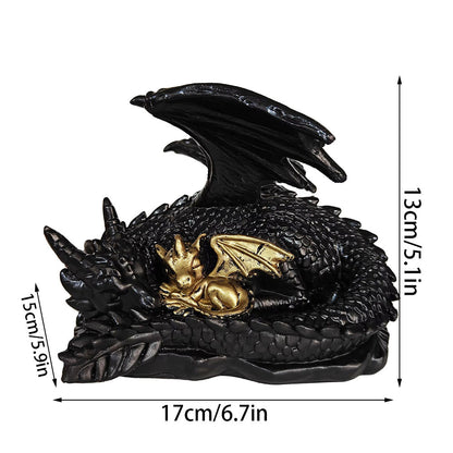Detaillierte Resin-Drachenfigur mit schützendem Jungdrachen und dekorativer Liegepose