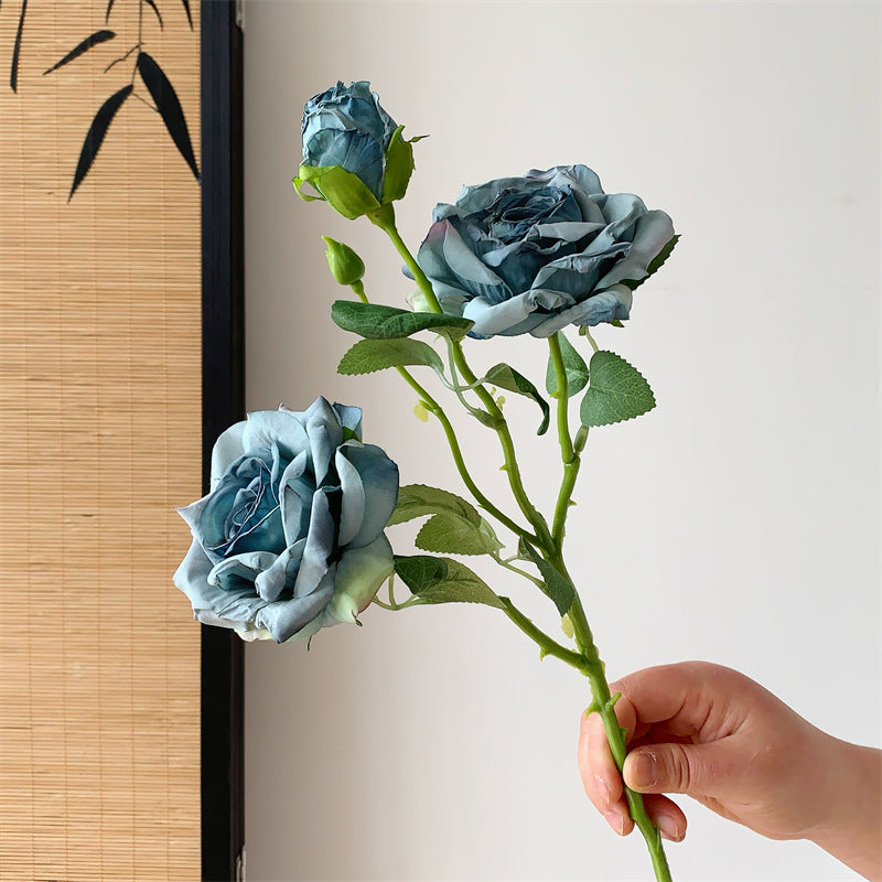 Elegante künstliche Rosenstängel
