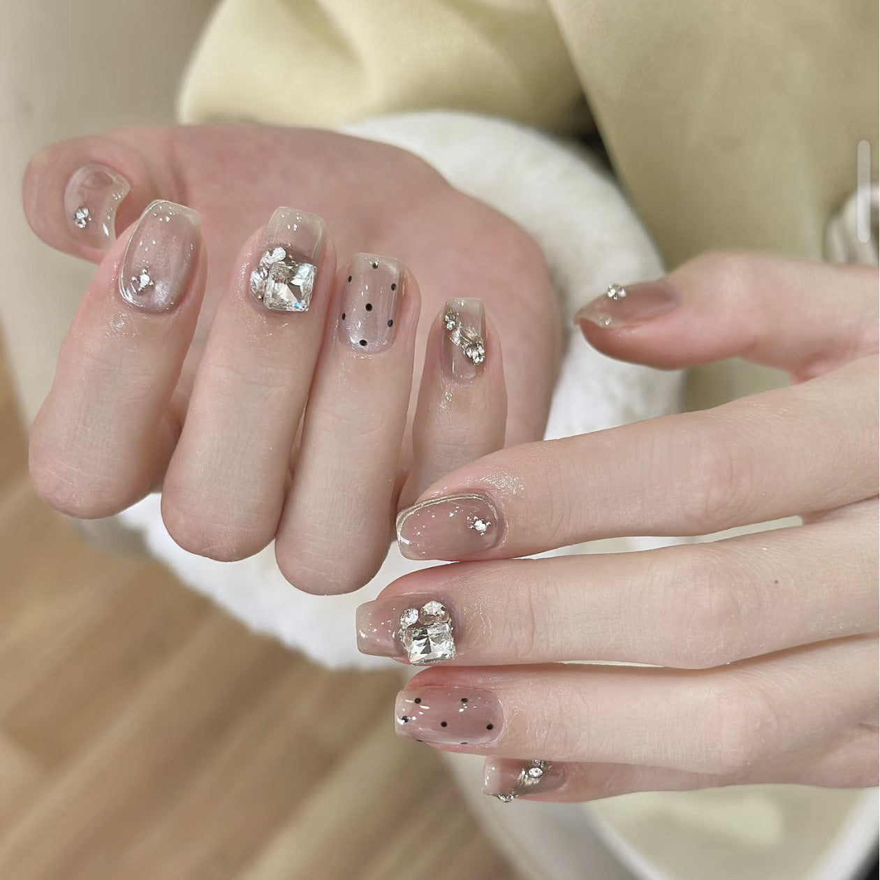 Luxuriöses Dekoratives Press-On Nagelkunst Set Brehn