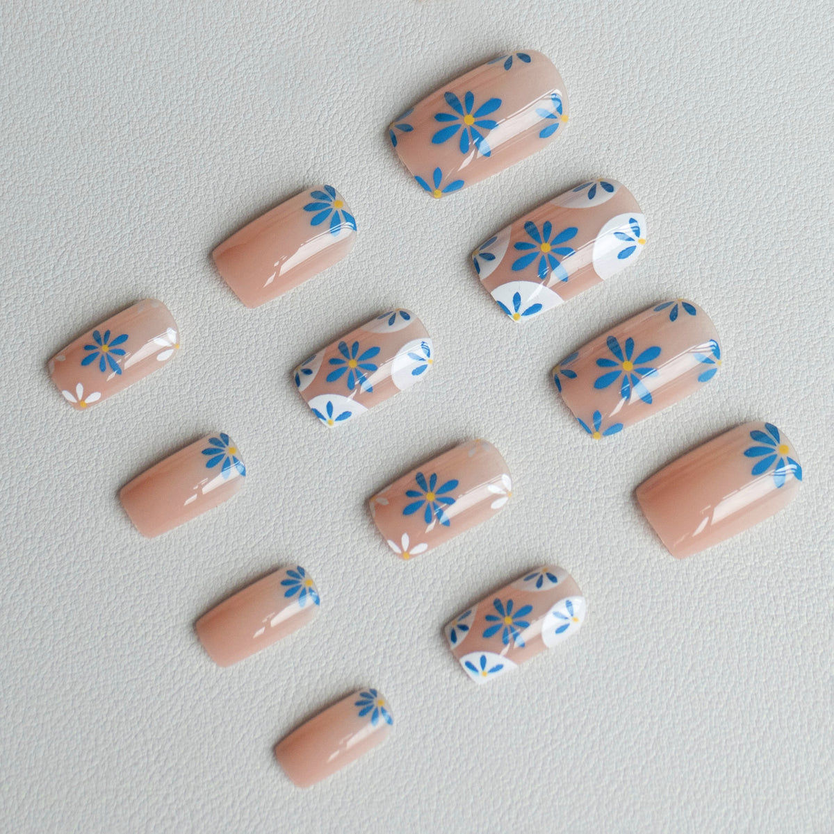 Florales Acryl-Nagelkunst-Design