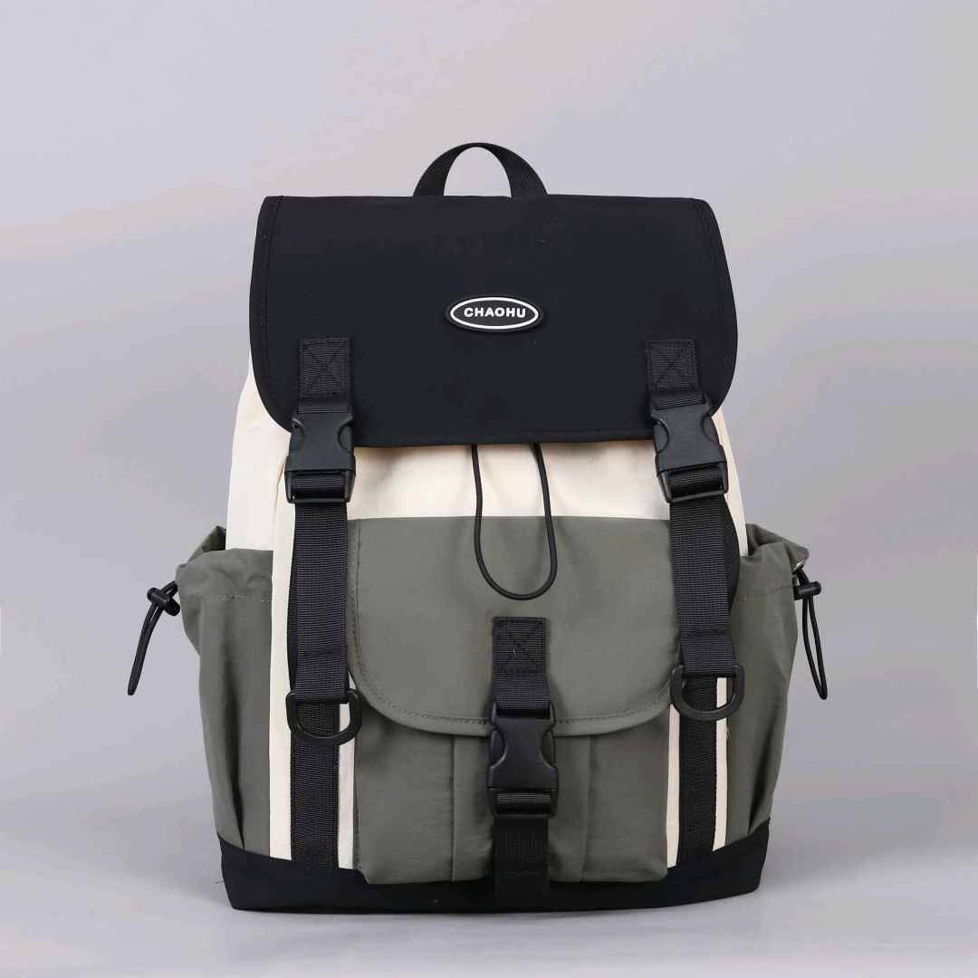 Multitaschen Abenteuer Schulrucksack