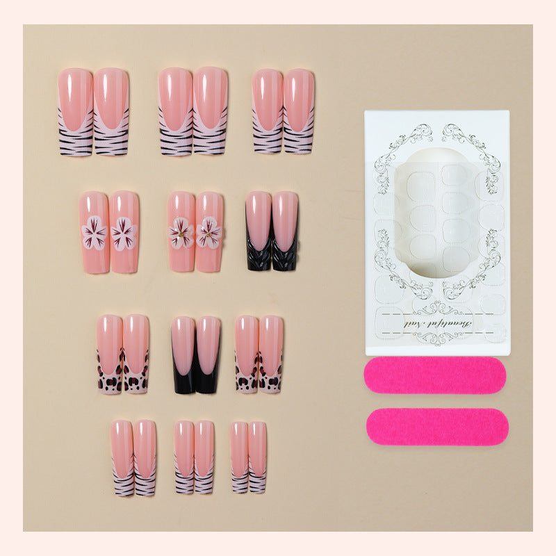 Kunstnagelset mit extravaganten Blumen- und Tierdesigns Brehn