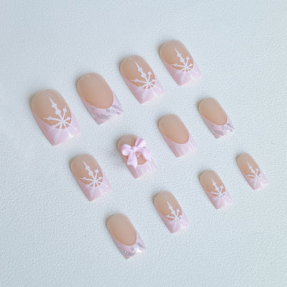 Künstlerisches zierliches florales Nageldesign-Kit
